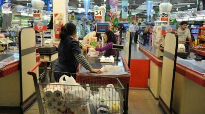 El mi�rcoles 26 no abrir�n los h�per ni supermercados