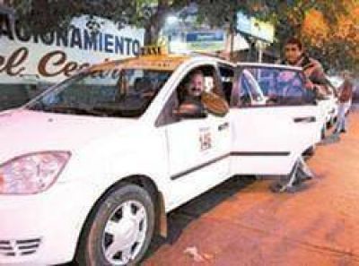 Ahora taxis y remises legales quieren patentes especiales
