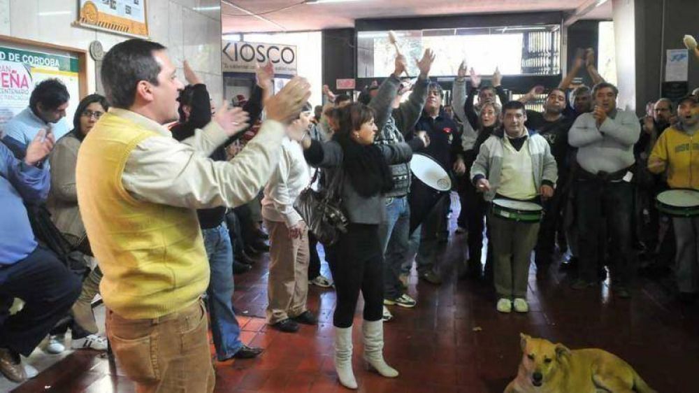 Sube la espuma: las �reas operativas rodear�n la Municipalidad