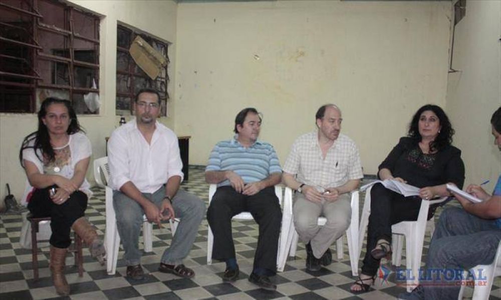 Comisi�n Nacional de Tierras tras la b�squeda de soluci�n al drama okupa