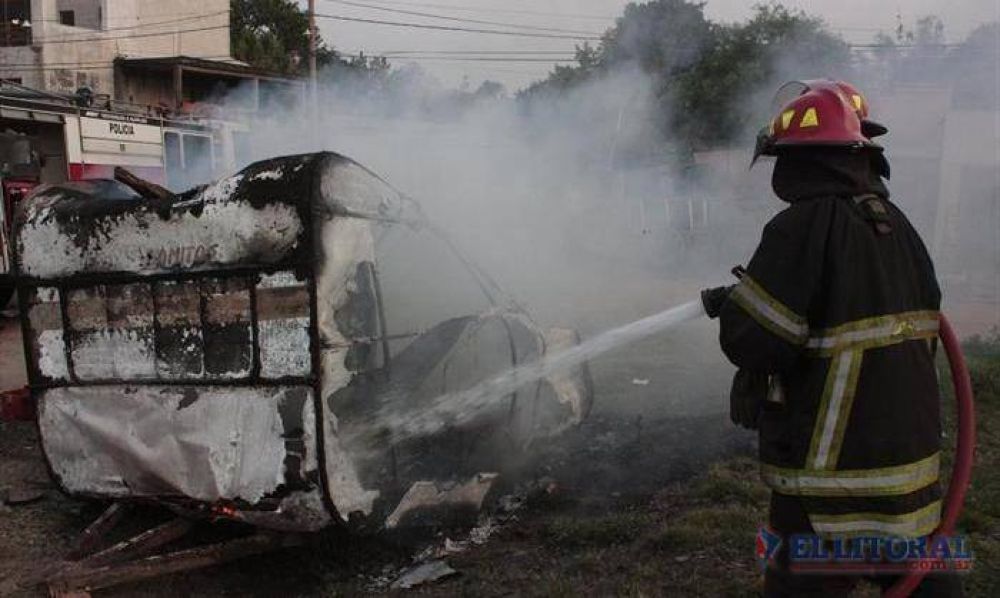 Con algunos incidentes termin� el traslado de las familias del Arazaty