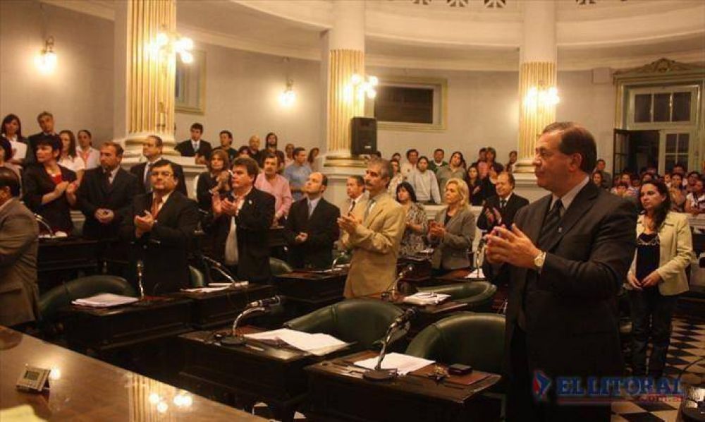 Viviendas: piden que el Gobierno comience a construir para luego aprobar el cr�dito
