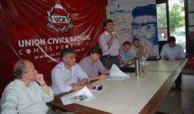 La UCR adhiere a internas abiertas simult�neas para cargos legislativos