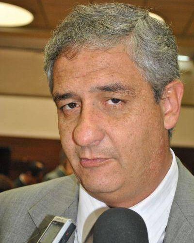 Miguel Morales fue apartado del bloque del PJ