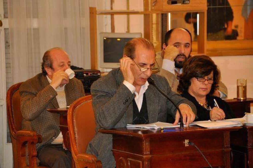  El FrePam acusa a Larra�aga de �ocultar informaci�n a los concejales�