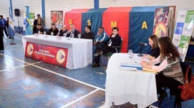 USMA tendr� c�sped sint�tico y Gimnasia una cancha auxiliar