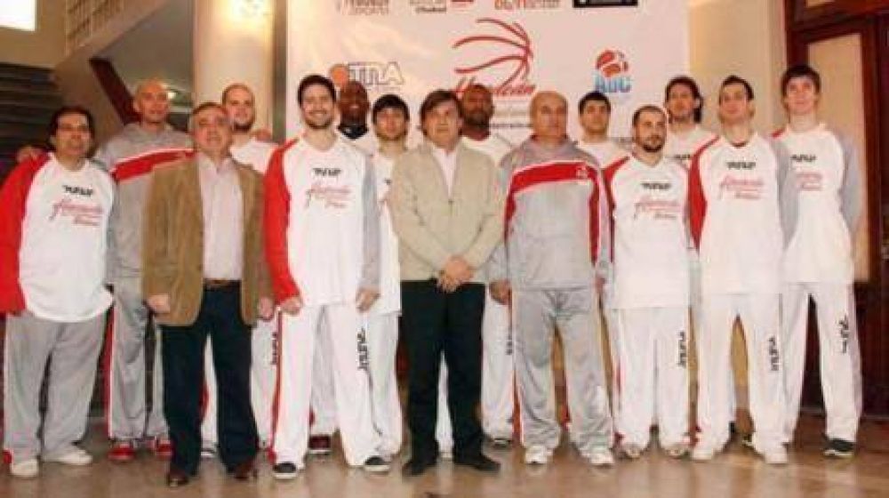 Hurac�n de Trelew se present� en sociedad