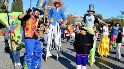 El m�gico mundo de los t�teres atrae a ni�os y adultos en Caleta