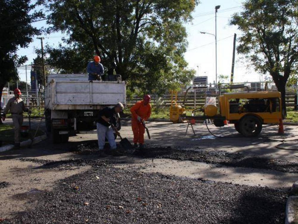  FLORENCIO VARELA: Trabajos de bacheo