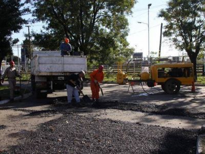  FLORENCIO VARELA: Trabajos de bacheo
