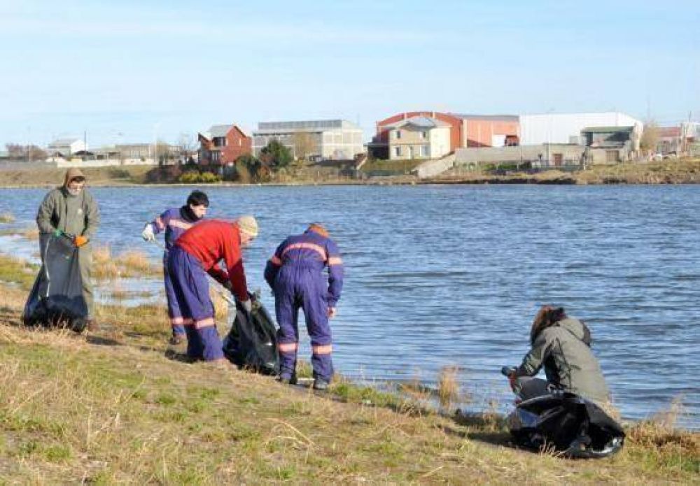 Operativo de limpieza en la laguna �Mar�a la Gorda�
