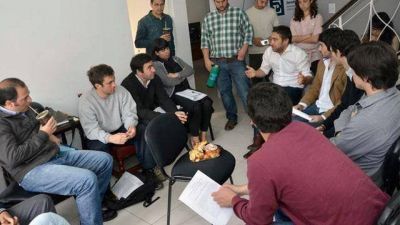 Votar a los 16: j�venes de distintos partidos debatieron el tema