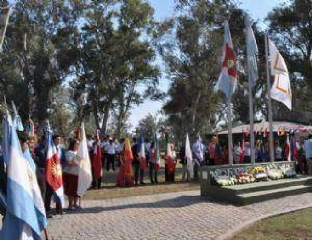 Los inmigrantes celebraron su d�a con un emotivo acto