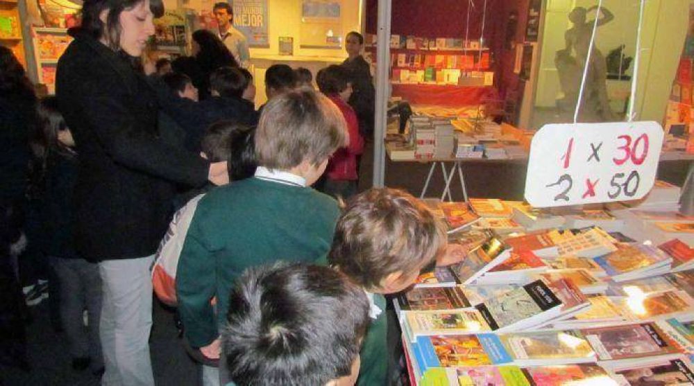Abri� sus puertas la Feria del Libro de Jun�n: �qu� se puede ver en la sala?