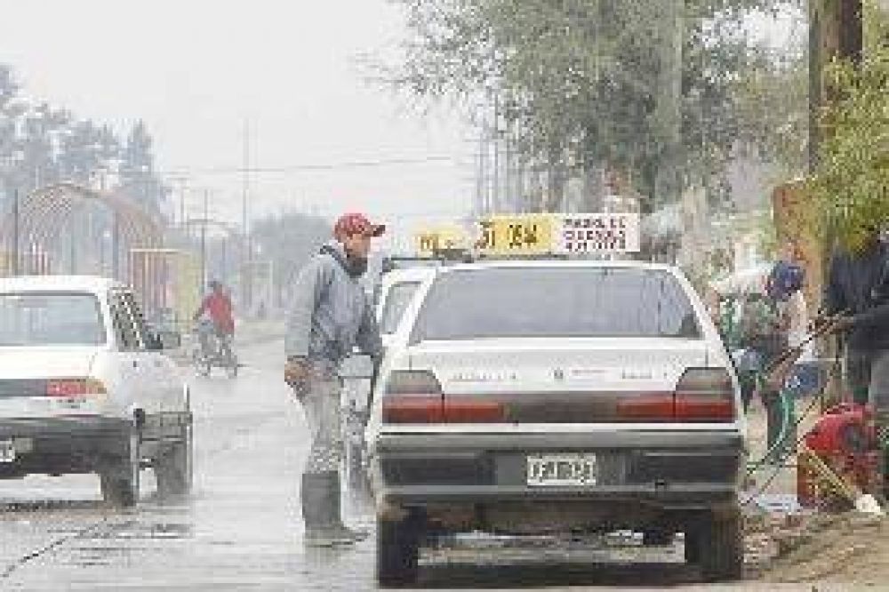 Cobran multas de m�s de 800 pesos a quienes hacen lavar autos en la calle