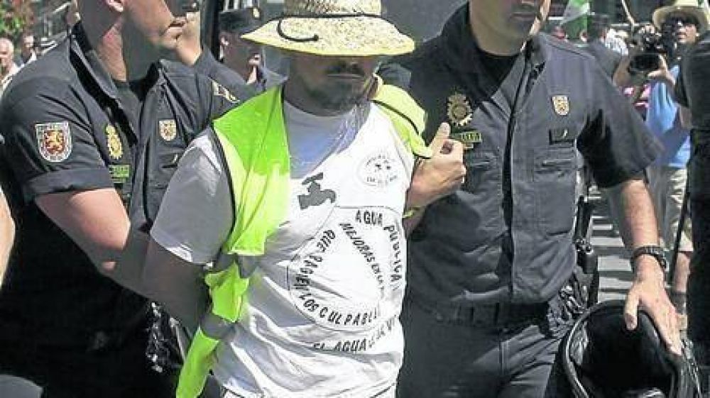 Tomaron m�s supermercados y un banco por la crisis en Espa�a