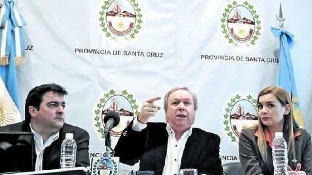 El gobernador de Santa Cruz denunci un complot K