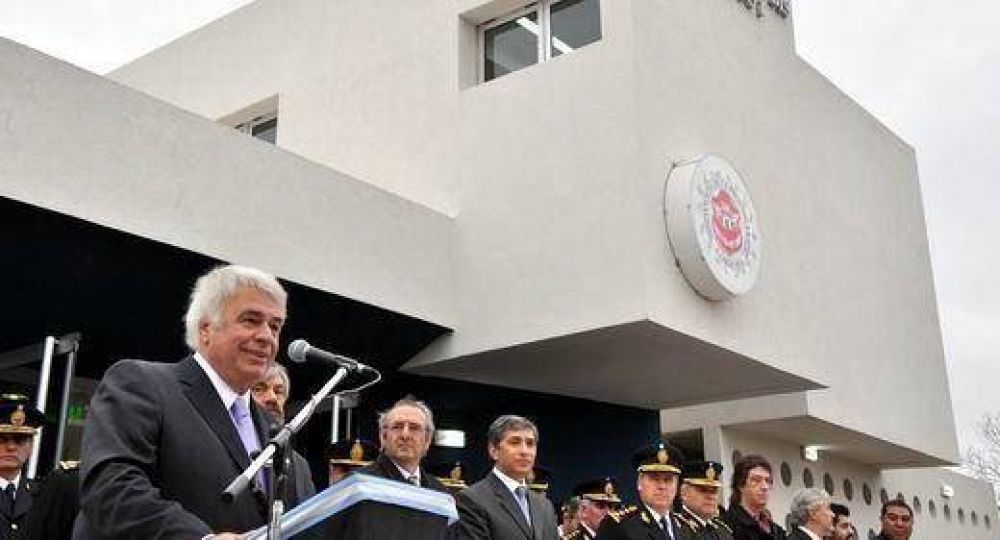 Alumnos reclaman a De la Sota que priorice los fondos para la educaci�n