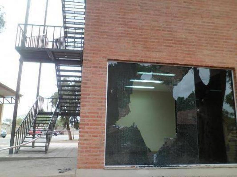 Hombre armado amenaz� a m�dicos de la Maternidad y denuncia mala praxis