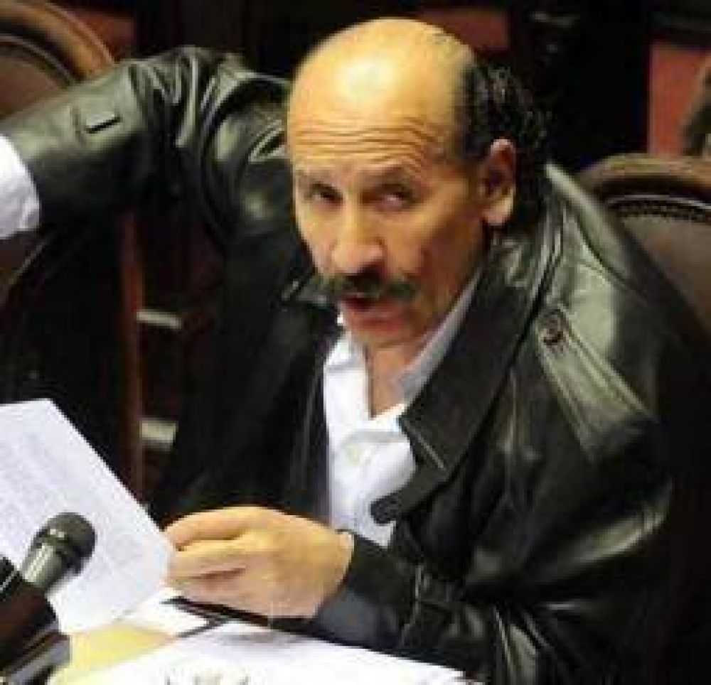 Con duras cr�ticas, Yoma le sigue marcando la cancha al kirchnerismo