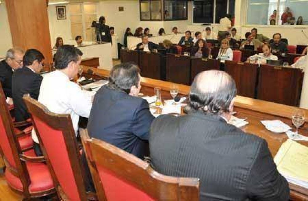 Diputados citan a ministros del Poder Ejecutivo