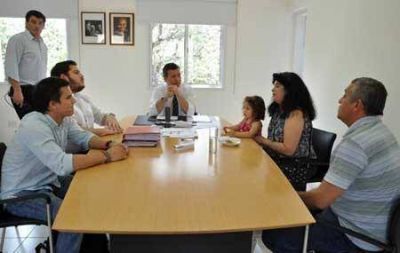 Aguilar recibi� a los ganadores de la Feria Regional de Ciencias 