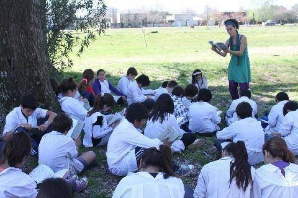 Se realiz� una jornada de promoci�n de la lectura en Carlos Keen