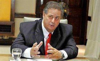 Collia asegur� que la atenci�n en hospitales provinciales es �normal�