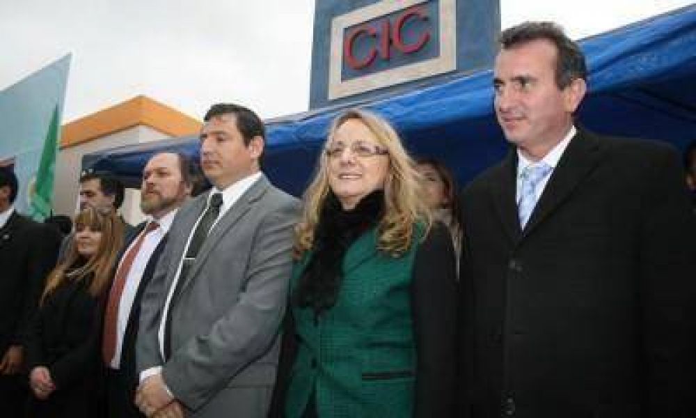 "Queremos una Mendoza con personalidad propia, pero alineada a la Naci�n", dijo P�rez