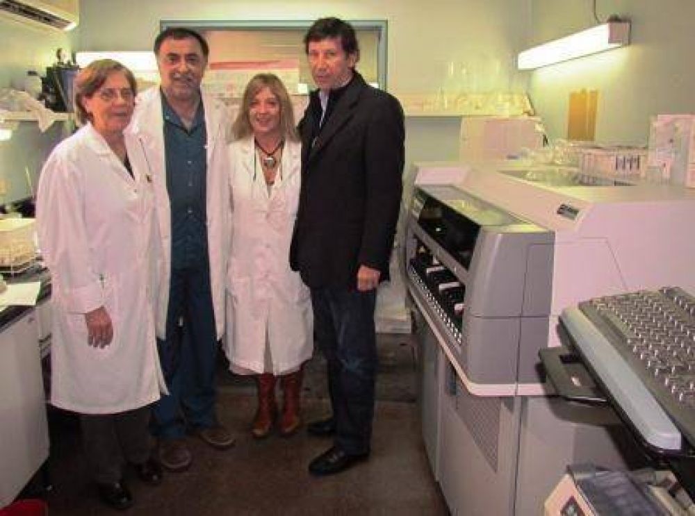 El Hospital Materno Infantil de San Isidro incorpor� un Analizador Qu�mico de �ltima generaci�n