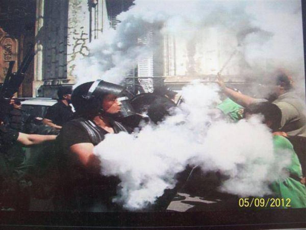 M�s de 7 heridos durante el enfrentamiento entre la polic�a de Jujuy y manifestantes de ATE