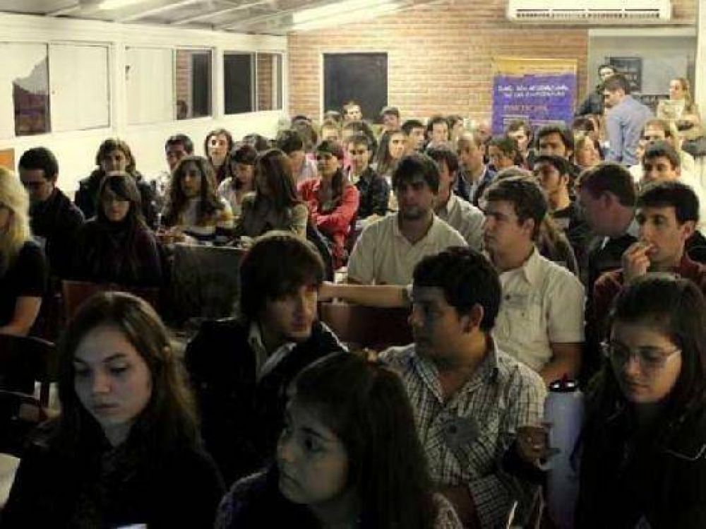 M�s de mil cooperativistas se reunen para fortalecer el sector