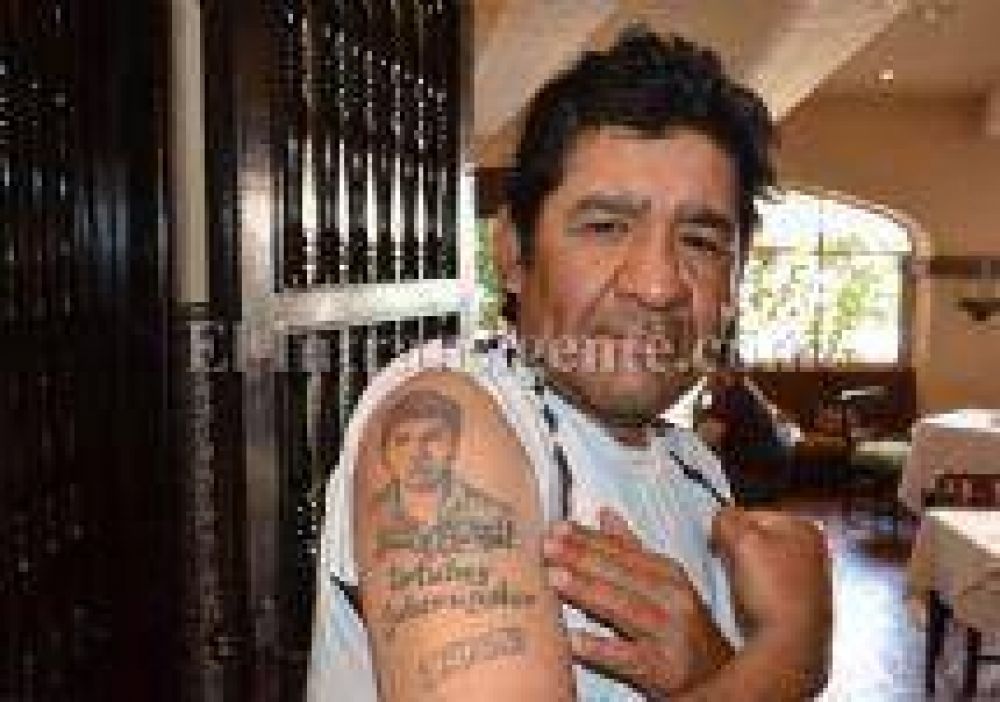 "Yo me lo tatu� al doctor Urtubey porque �l hizo a Salta la mejor ciudad de la Argentina"