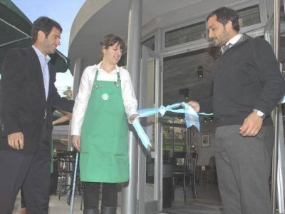 BERAZATEGUI: Starbucks tambi�n apost� al distrito