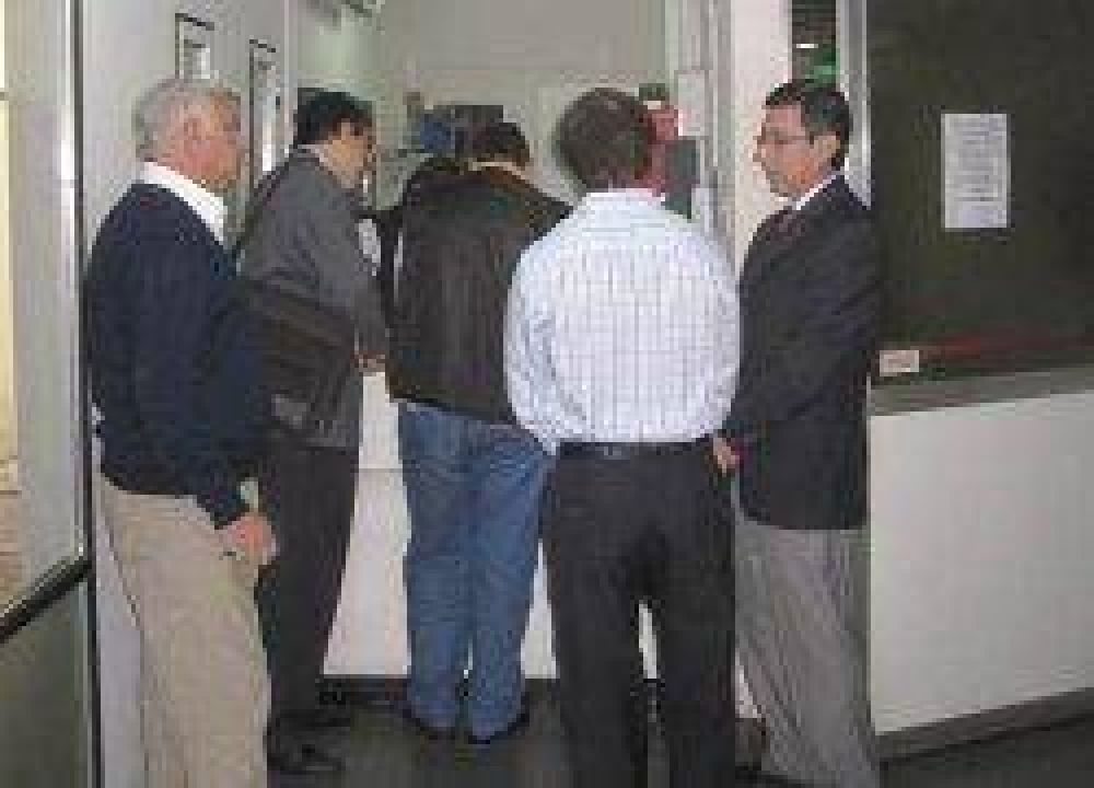 Primera sanci�n de un �rea provincial a Telecom por cortes en el servicio