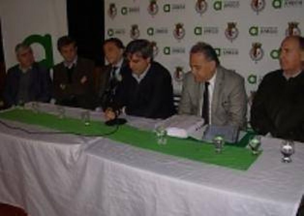 Se anunciaron obras en rutas 8 y 41.