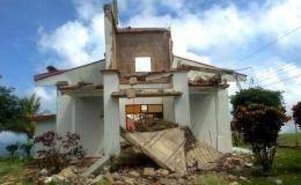 Fuerte sismo sacudi� a Costa Rica y dej� 2 muertos