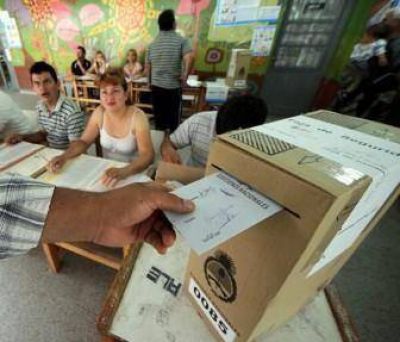 La UCR est� a favor de que los j�venes voten a los 16