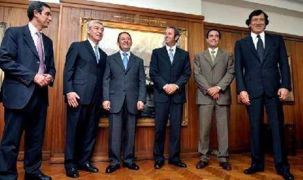 Los ex gobernadores definir�n ideas para proteger el empleo