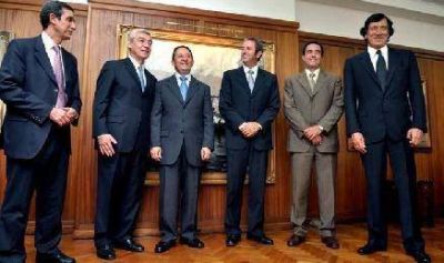 Los ex gobernadores definir�n ideas para proteger el empleo