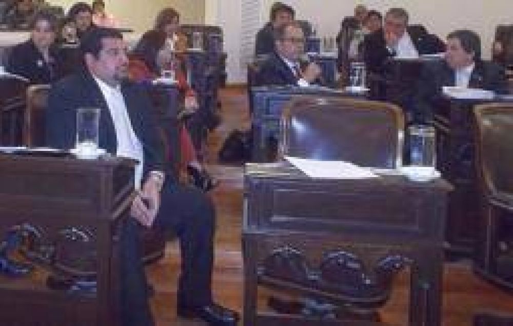 Designan jueces y fiscales para los departamentos Chamical y Chilecito