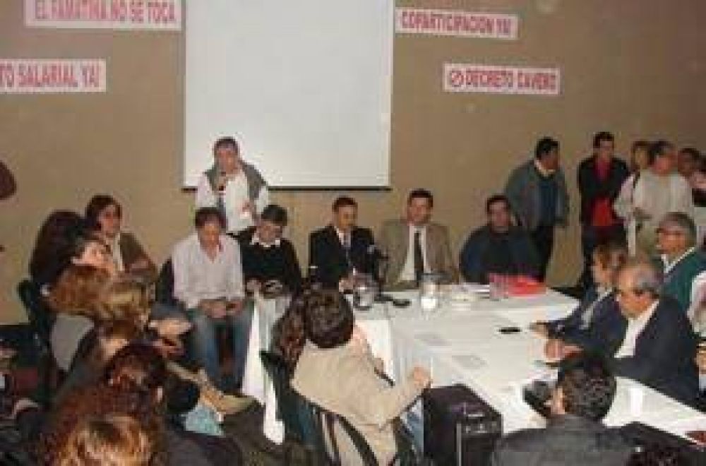 Unidos por La Rioja reivindic� sus banderas y anunci� m�s acciones