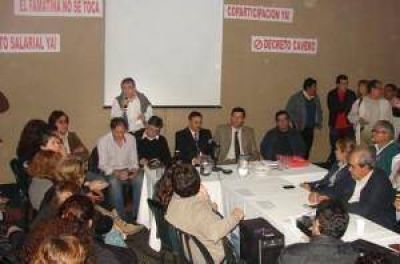 Unidos por La Rioja reivindic� sus banderas y anunci� m�s acciones