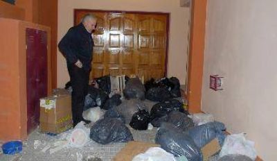 Plottier: violenta protesta en casa de funcionarios