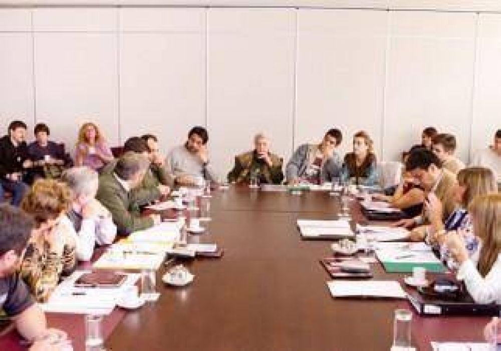 Apuran medidas para evitar maltrato carcelario 