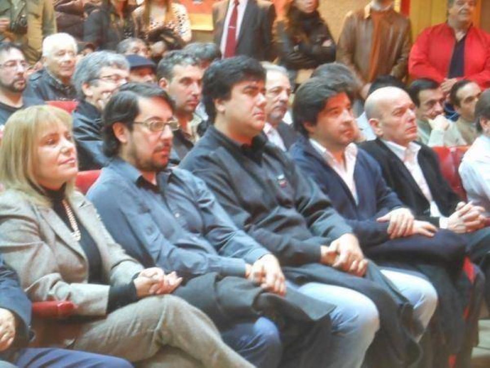 Boyadji�n destac� la firma de las obras del Fideicomiso como �una satisfacci�n de todos�