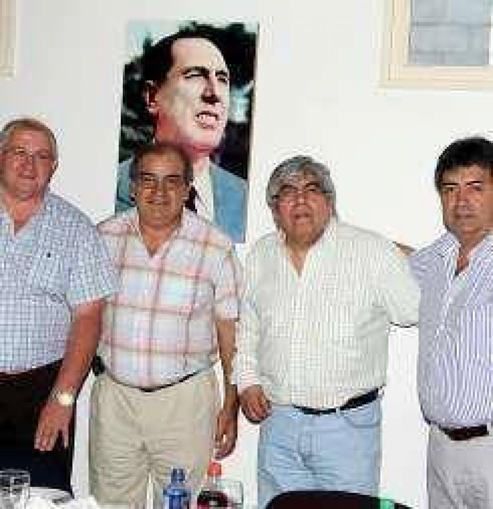 Tras a�os de no venir, preparan visita de Moyano