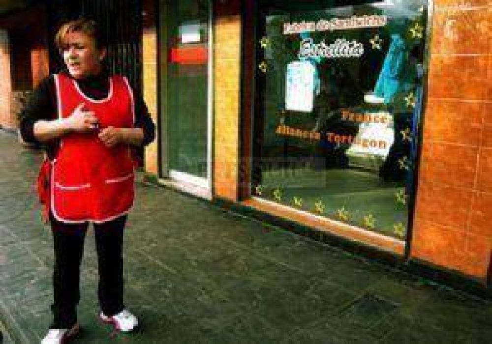Embaucadores estafan a la gente diciendo ser vendedores de s�ndwiches