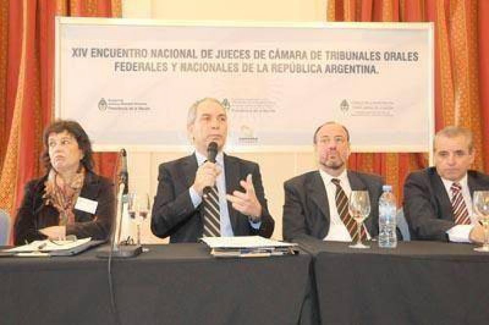El ministro Alak exhort� a avanzar con los juicios de lesa humanidad