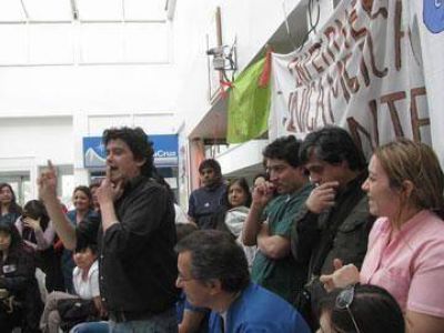 Afirman que autoridades hospitalarias intentan impedir la reuni�n